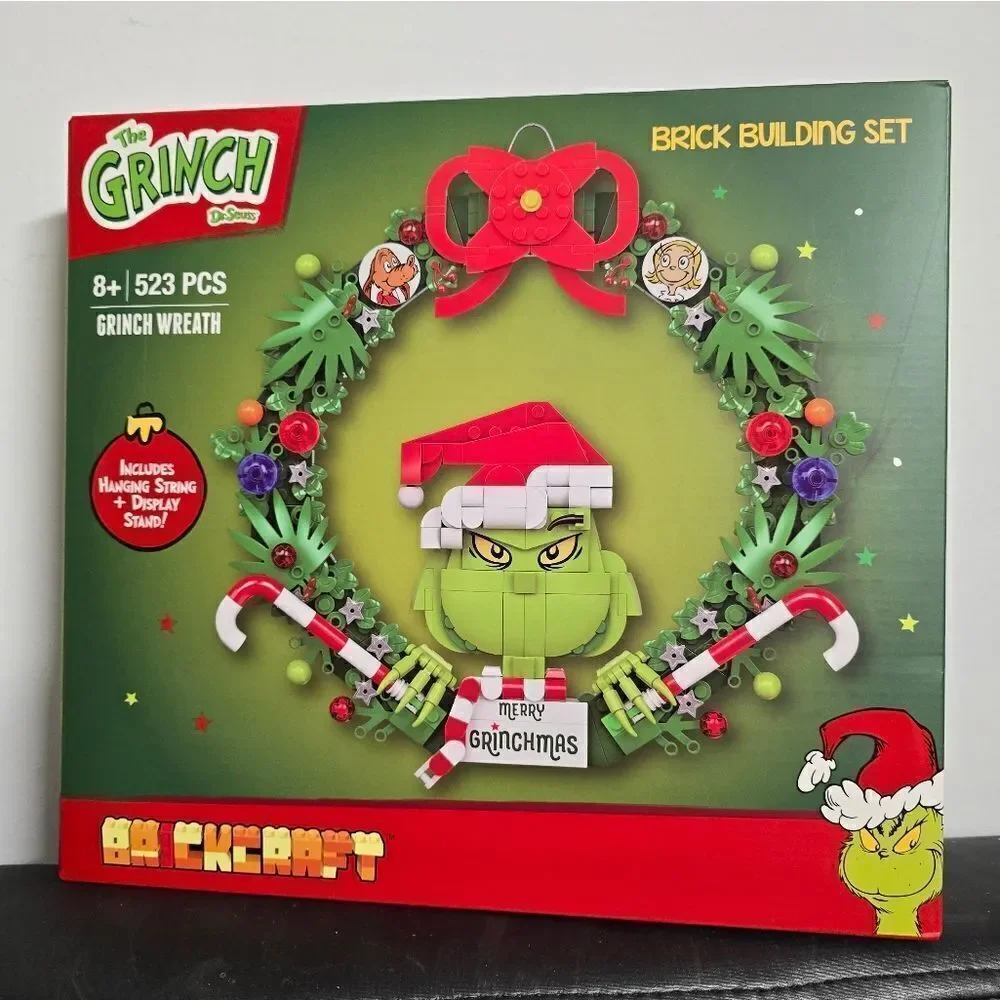 Grinch Brick Building Set - Festive Wreath